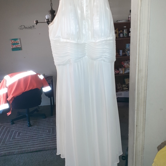 Size 16 wedding/ formal dress. - Picture 3 of 4